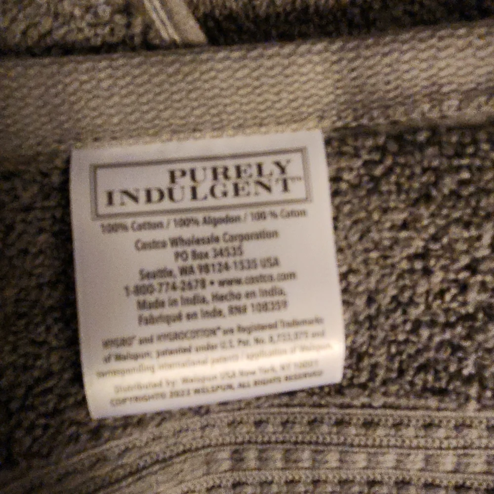 Purely Indulgent bath towels 30”X58” Gunmetal Gray Oeko-Tex NWT QUANTITY 2 Each